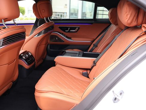 New 2025 Mercedes-Benz S 580 4MATIC Sedan image 19