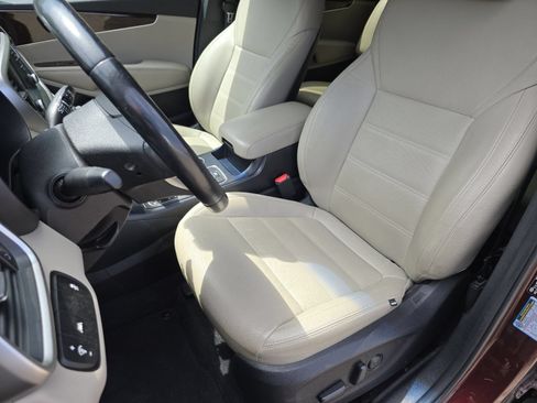 Used 2017 Kia Sorento AWD w/ LX Convenience Package image 23