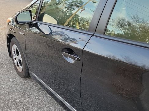 Used 2014 Toyota Prius Three image 28