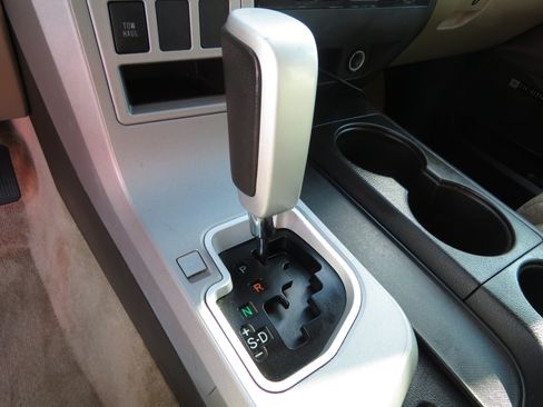 Used 2008 Toyota Sequoia Limited RWD image 23
