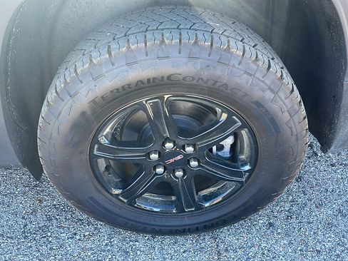 Used 2023 GMC Acadia AT4 w/ Technology Package image 7