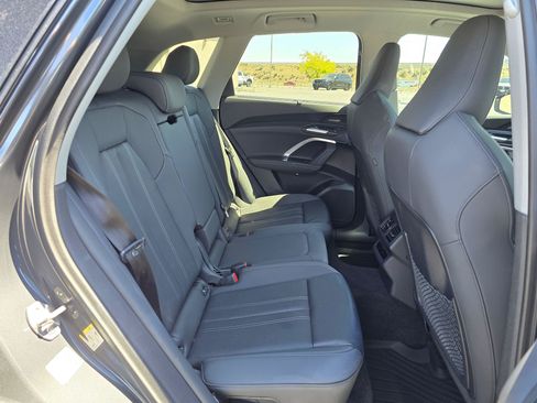 Used 2025 Audi Q5 Premium Plus w/ Premium Plus AWD/4WD image 14