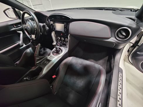 Used 2017 Subaru BRZ Limited RWD image 12
