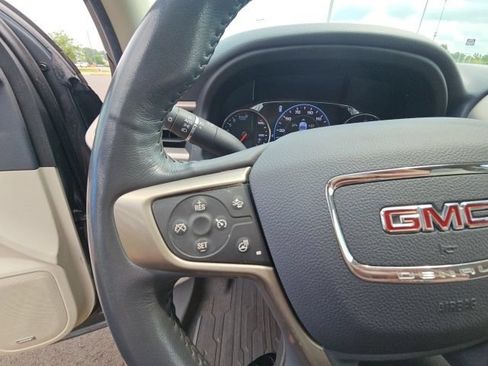 Used 2020 GMC Acadia Denali w/ LPO, Floor Liner Package FWD image 18