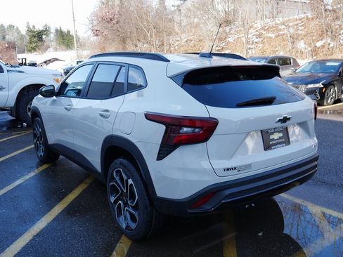 New 2026 Chevrolet Trax RS image 5