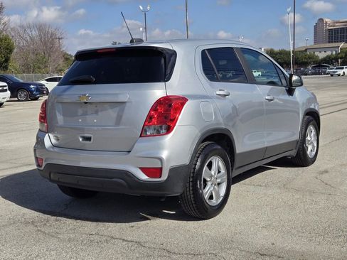 Used 2019 Chevrolet Trax LS w/ Tint and Cruise Package image 7