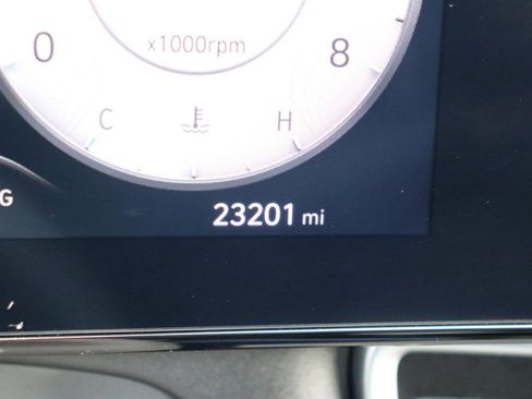 Used 2025 Hyundai Elantra SEL FWD image 27