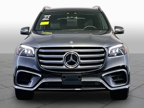 Used 2025 Mercedes-Benz GLS 450 4MATIC image 4