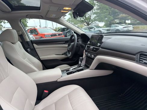 Used 2018 Honda Accord EX-L image 16