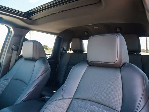 Used 2025 Toyota Tacoma TRD Sport w/ TRD Sport Premium Package image 17