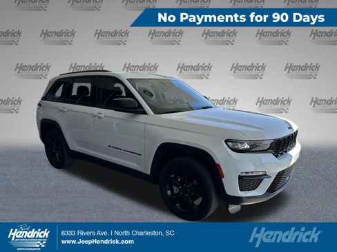 Used 2023 Jeep Grand Cherokee Limited w/ Black Appearance Package AWD/4WD image 1