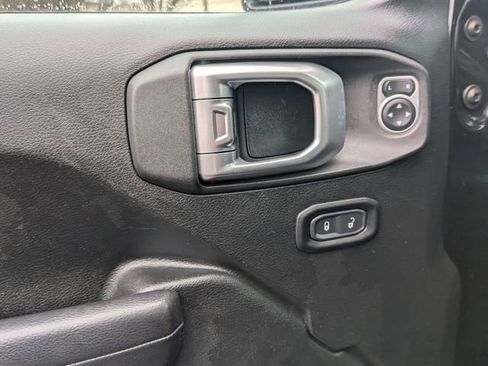 Used 2019 Jeep Wrangler Unlimited Sport S image 24