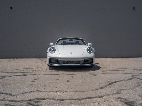 Certified 2025 Porsche 911 Carrera RWD image 10