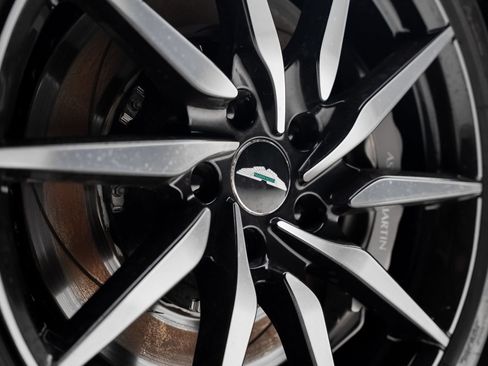 Used 2019 Aston Martin DB11 Volante RWD image 24