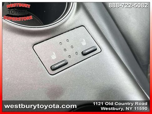 Used 2022 Toyota Camry SE w/ Cold Weather Package FWD image 32