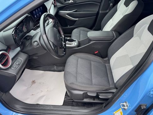 Used 2024 Chevrolet Trax RS w/ Driver Confidence Package FWD image 11