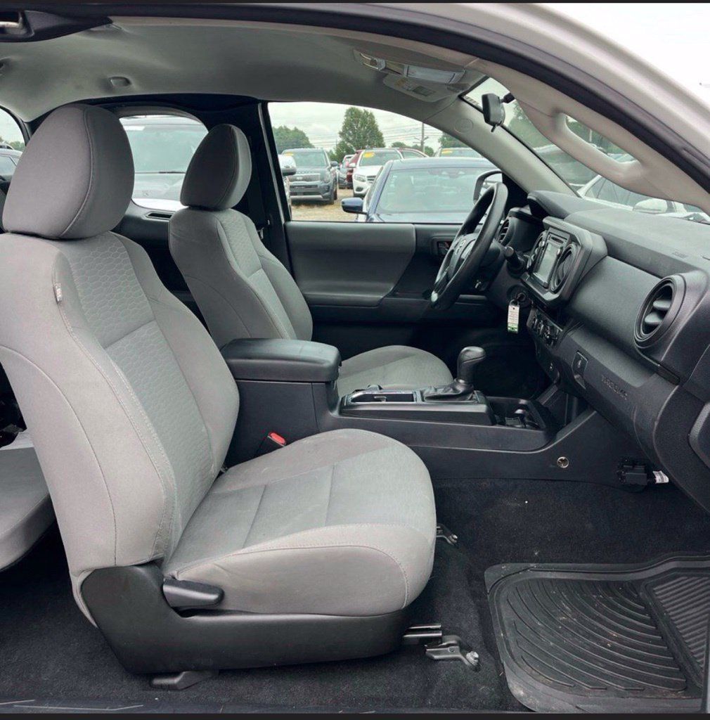 Used 2017 Toyota Tacoma SR RWD image 13