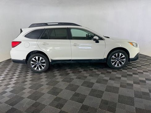 Used 2015 Subaru Outback 2.5i Limited AWD/4WD image 4