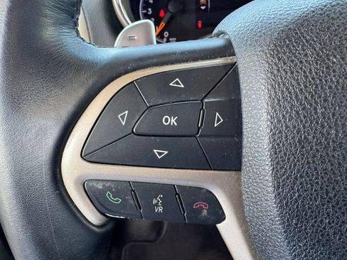 Used 2016 Jeep Grand Cherokee Laredo w/ Quick Order Package 23E AWD/4WD image 13