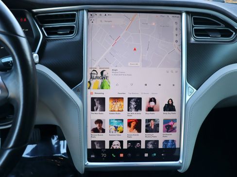 Used 2016 Tesla Model S 85D image 32