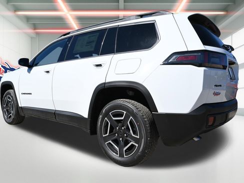 New 2026 Jeep Cherokee Laredo image 2
