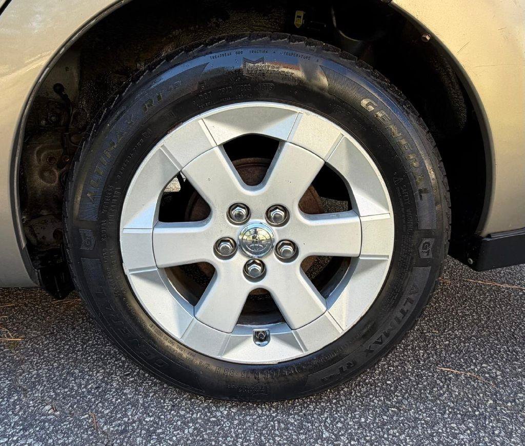 Used 2007 Toyota Prius w/ Pkg 2 FWD image 38