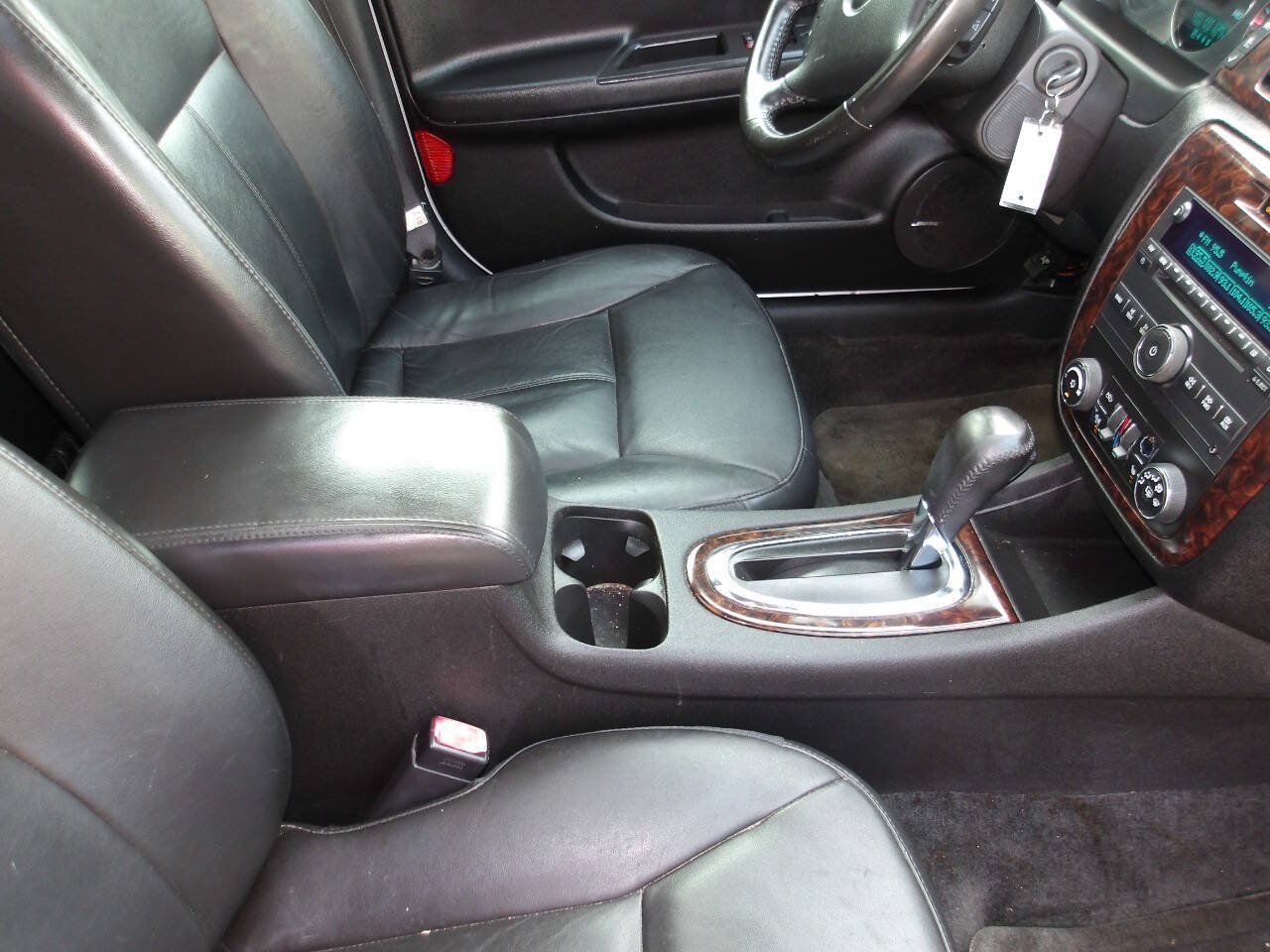 Used 2013 Chevrolet Impala LTZ FWD image 18