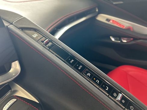 Used 2025 Chevrolet Corvette Stingray Convertible w/ Z51 Performance Package image 37