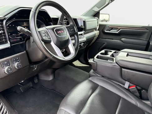 Used 2025 GMC Sierra 1500 SLT AWD/4WD image 33