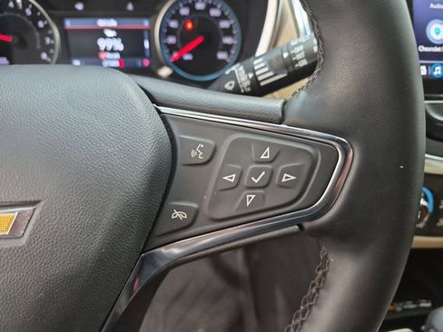 Used 2024 Chevrolet Equinox Premier AWD/4WD image 17