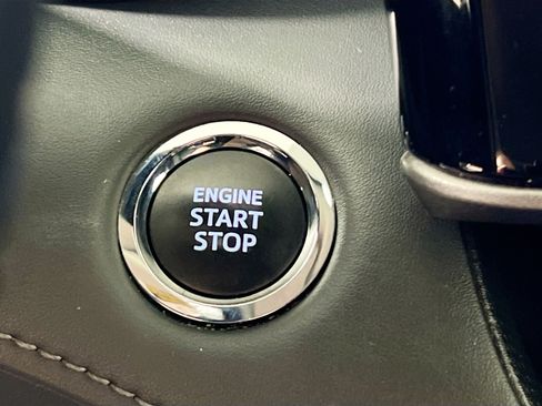 Used 2023 Toyota Highlander XLE image 24