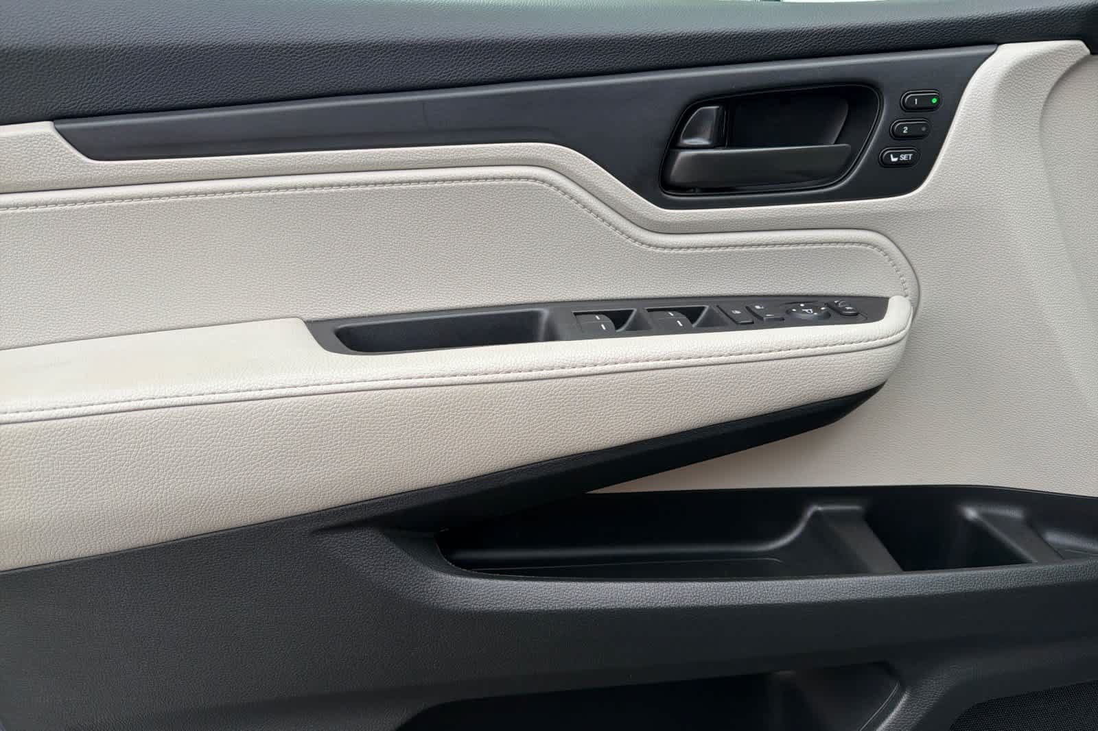 Used 2025 Honda Odyssey EX-L image 14