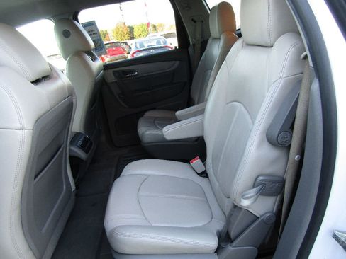 Used 2016 Chevrolet Traverse LT image 13