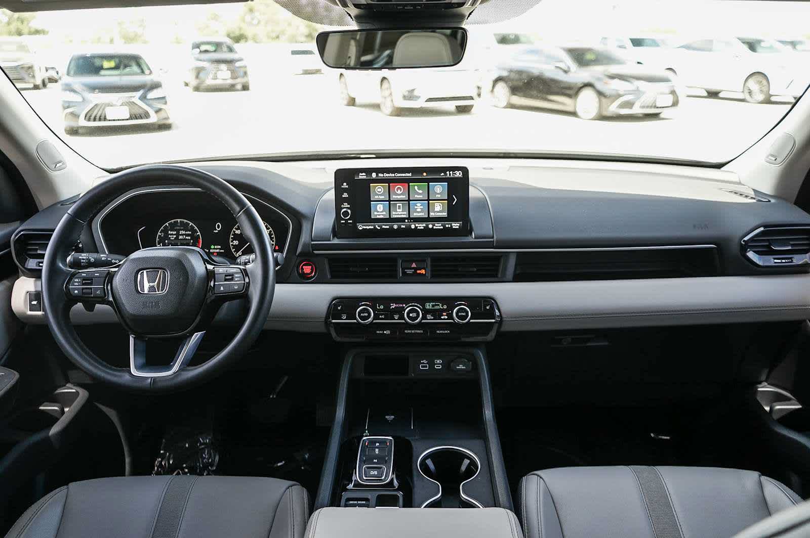 Used 2023 Honda Pilot Touring image 15