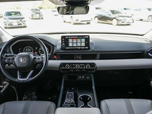 Used 2023 Honda Pilot Touring image 15
