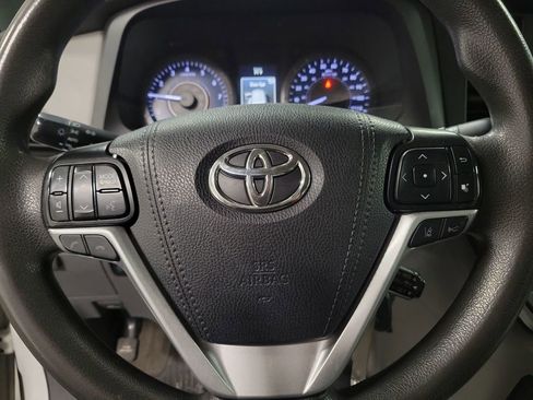 Used 2020 Toyota Sienna LE image 17