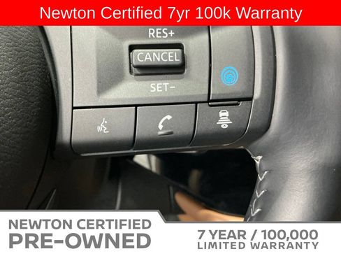 Used 2025 Nissan Pathfinder Platinum FWD image 37