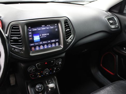 Used 2020 Jeep Compass Trailhawk AWD/4WD image 15