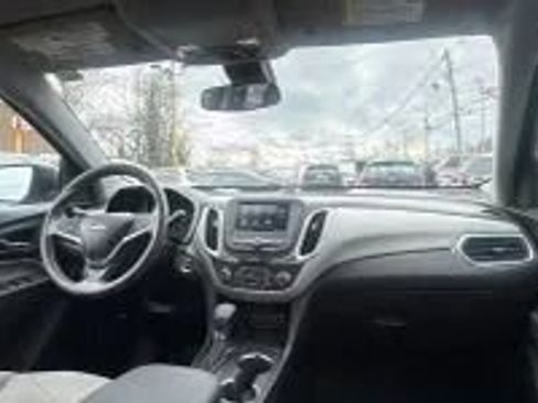 Used 2022 Chevrolet Equinox LS AWD/4WD image 25