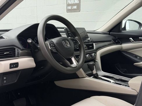 Used 2018 Honda Accord LX image 13