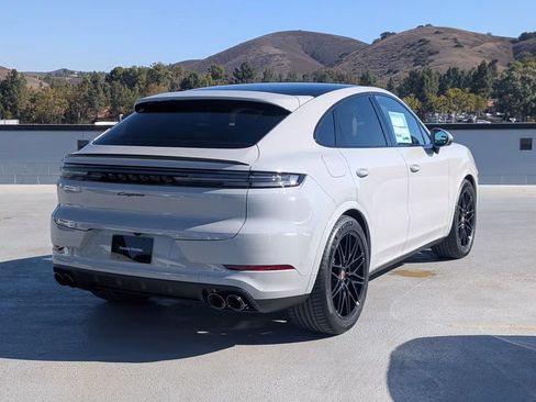 Certified 2026 Porsche Cayenne Coupe AWD/4WD image 7