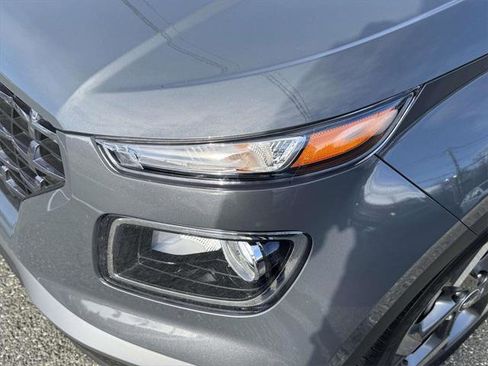 Certified 2024 Hyundai Venue SEL image 8