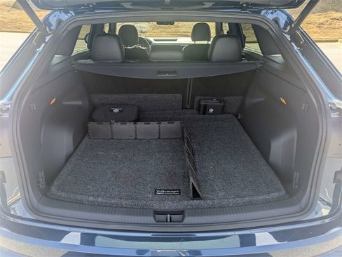 Used 2023 Volkswagen Atlas Cross Sport SEL Premium R-Line image 13