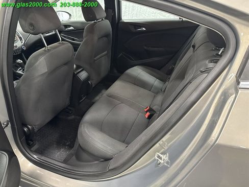 Used 2018 Chevrolet Cruze LT image 9
