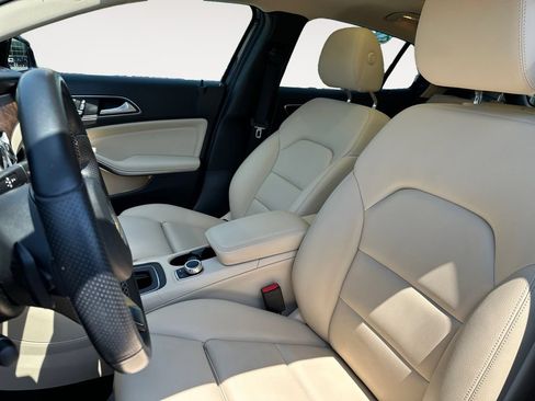 Used 2019 Mercedes-Benz GLA 250 4MATIC image 9