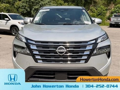 Used 2024 Nissan Rogue SV AWD/4WD image 10