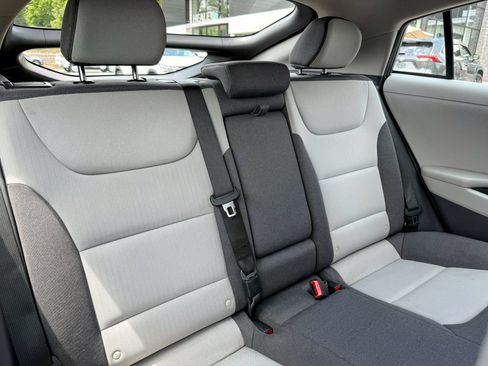 Used 2020 Hyundai Ioniq SE FWD image 13