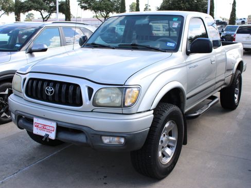 Used 2001 Toyota Tacoma PreRunner w/ SR5 Pkg w/ Color-Keyed Pkg RWD image 6