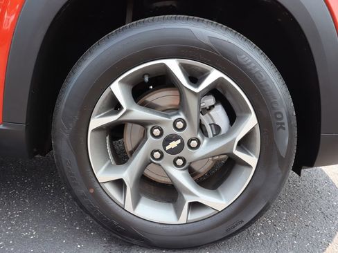 Used 2024 Chevrolet Trax LT FWD image 33
