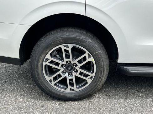 New 2026 Ford Expedition Active AWD/4WD image 17